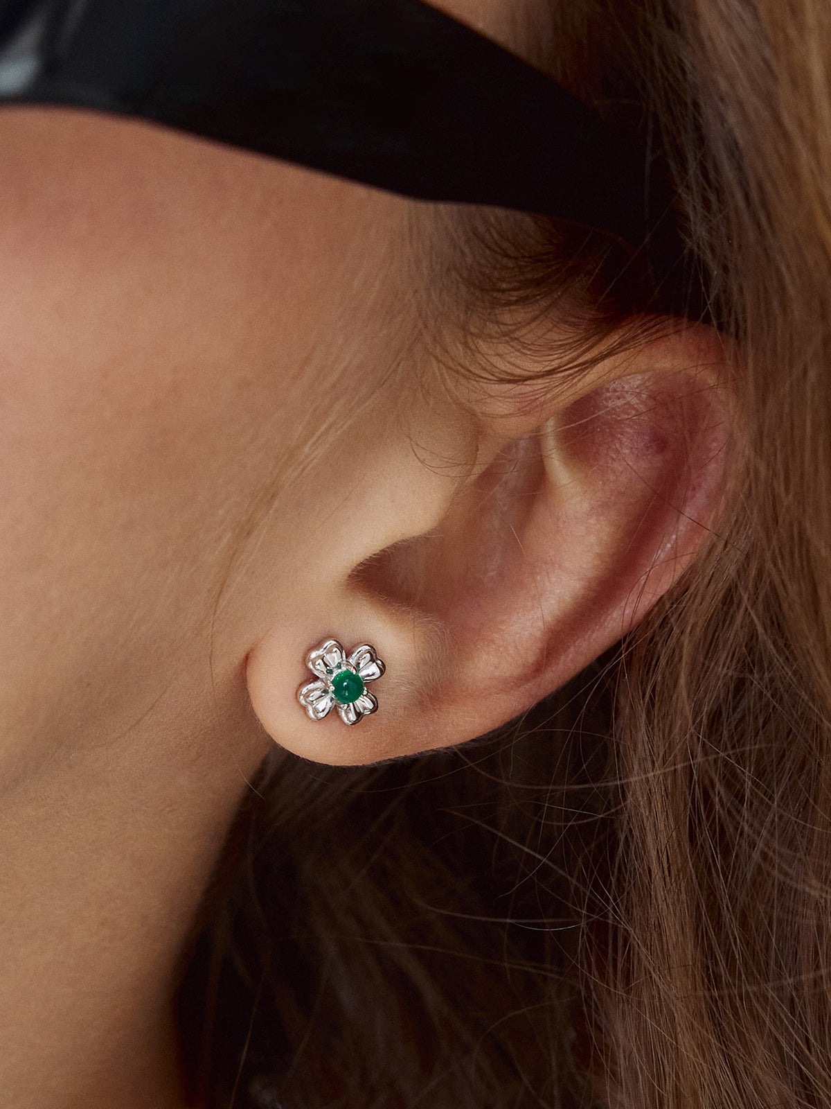 upload_20251030_24FECV01WBFF_003_Stone Clover Studs_Green 3.jpg