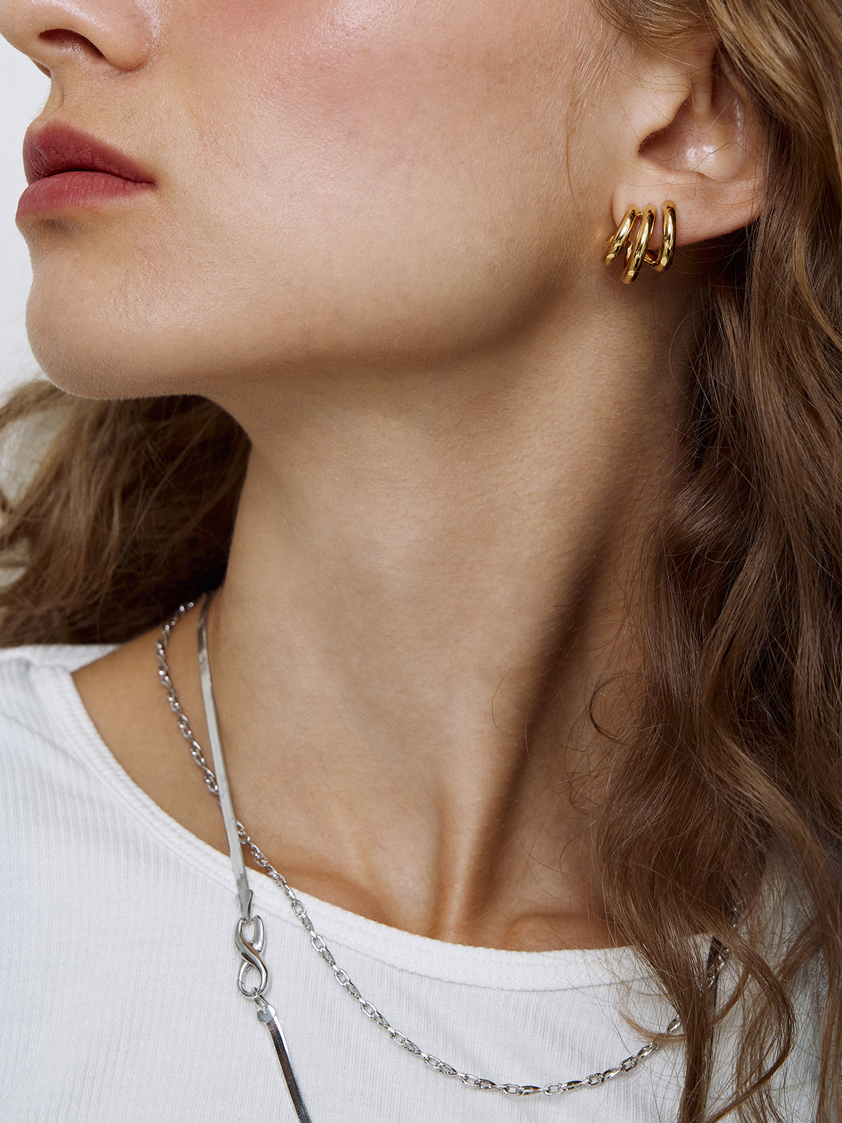 upload_20251030_24FEES09YBLL_002_3 Line Hoops_L 2.jpg