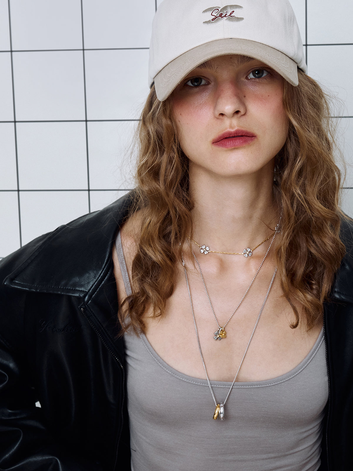 upload_20251030_24FNCV03CBFF_002_Flat Clover 2 Pendant 2.jpg