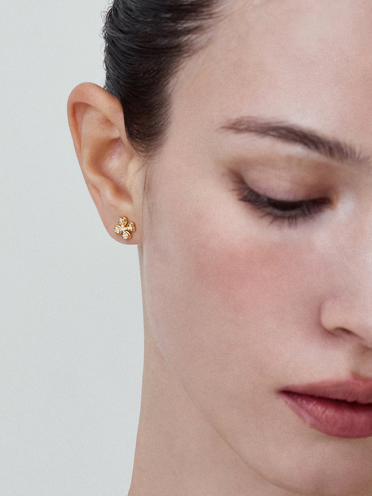 upload_20251030_25SECV01YBFF_003_Lucy Clover Studs 3.jpg