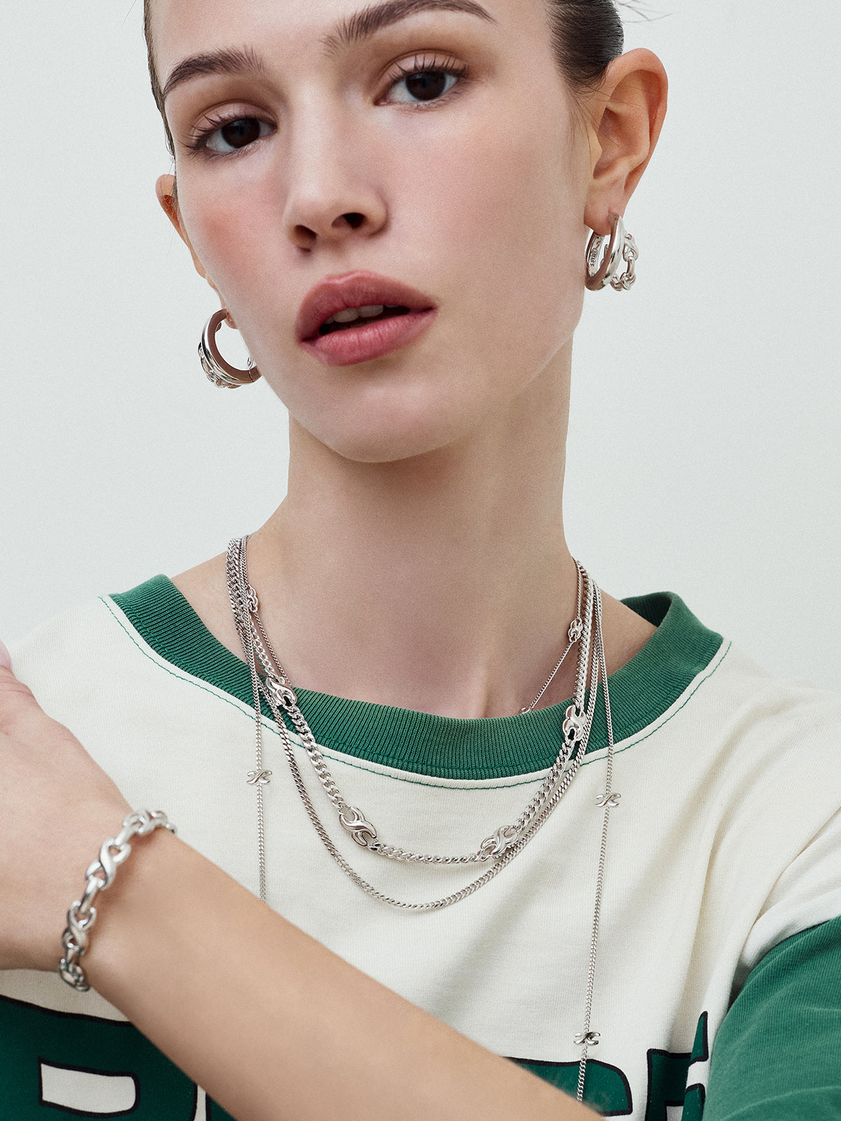 upload_20251030_25SEXW04WBFF_001_X Row 2 Line Hoops 1.jpg