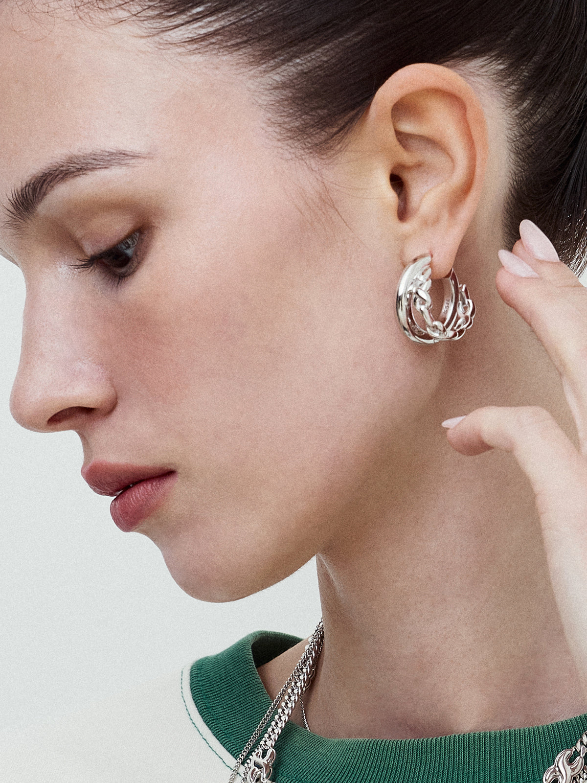 upload_20251030_25SEXW04WBFF_003_X Row 2 Line Hoops 3.jpg