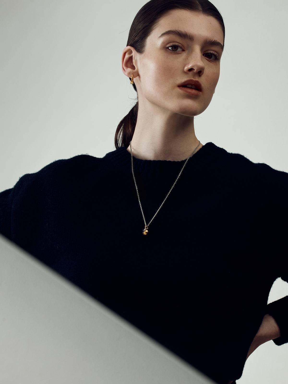 upload_20251030_SS24SNC041YGFFFMT_000_2팬던트볼 골드 1.jpg