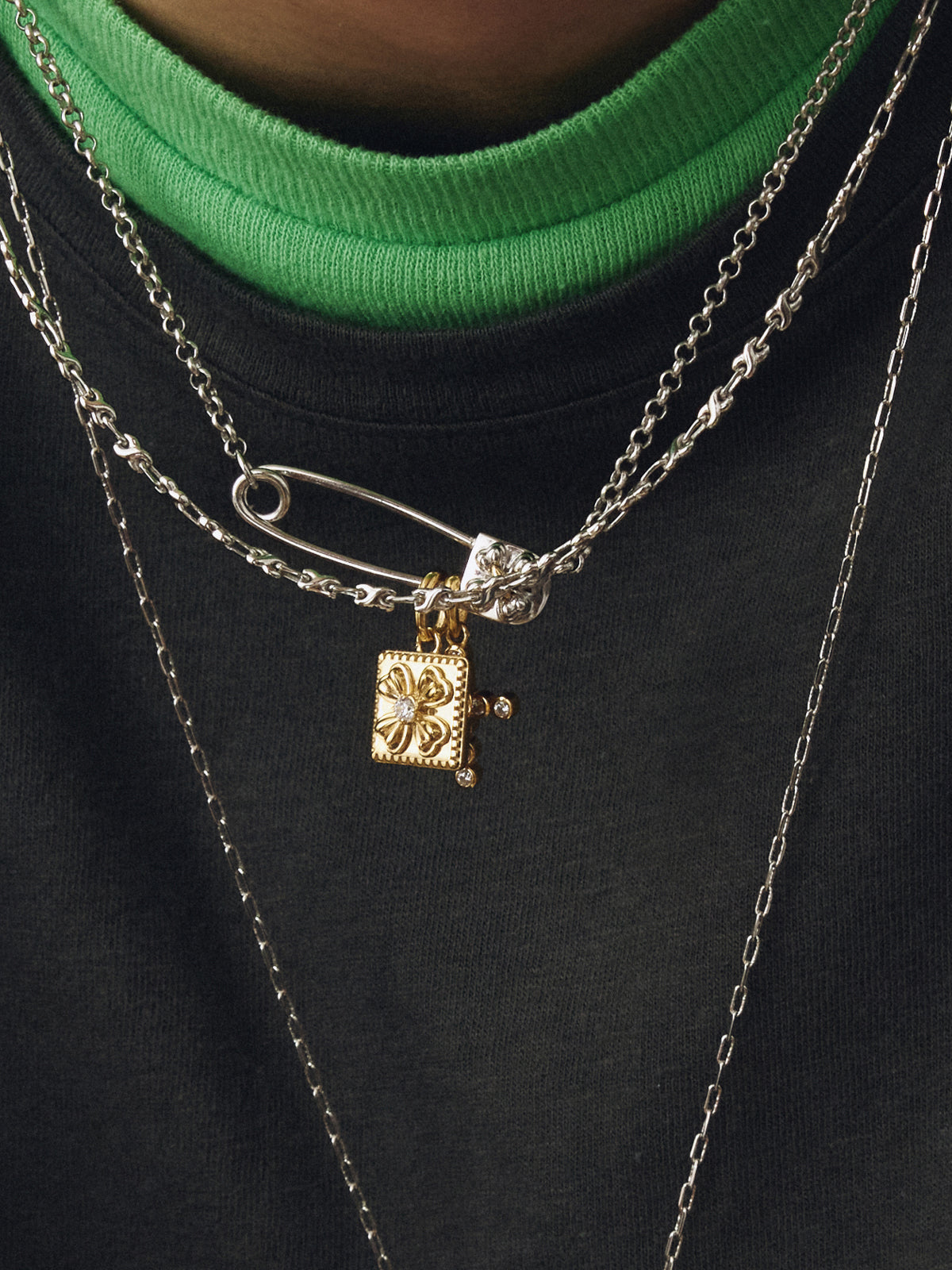 upload_20260426_26SPCV10YBFF_002_SQUARE CLOVER CHARM3.jpg