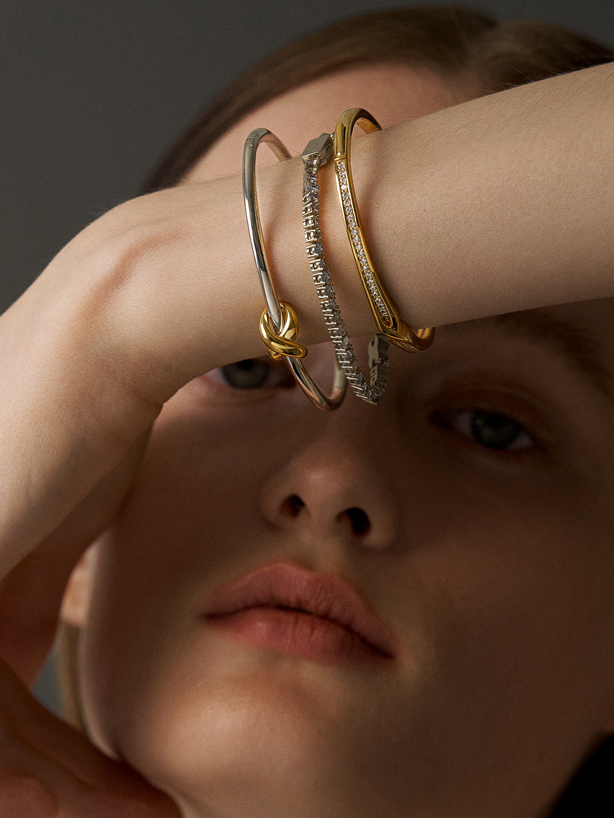 upload_20251030_SS22FBX089CSSSSMT_003_X Knot Bangle 본문3.jpg