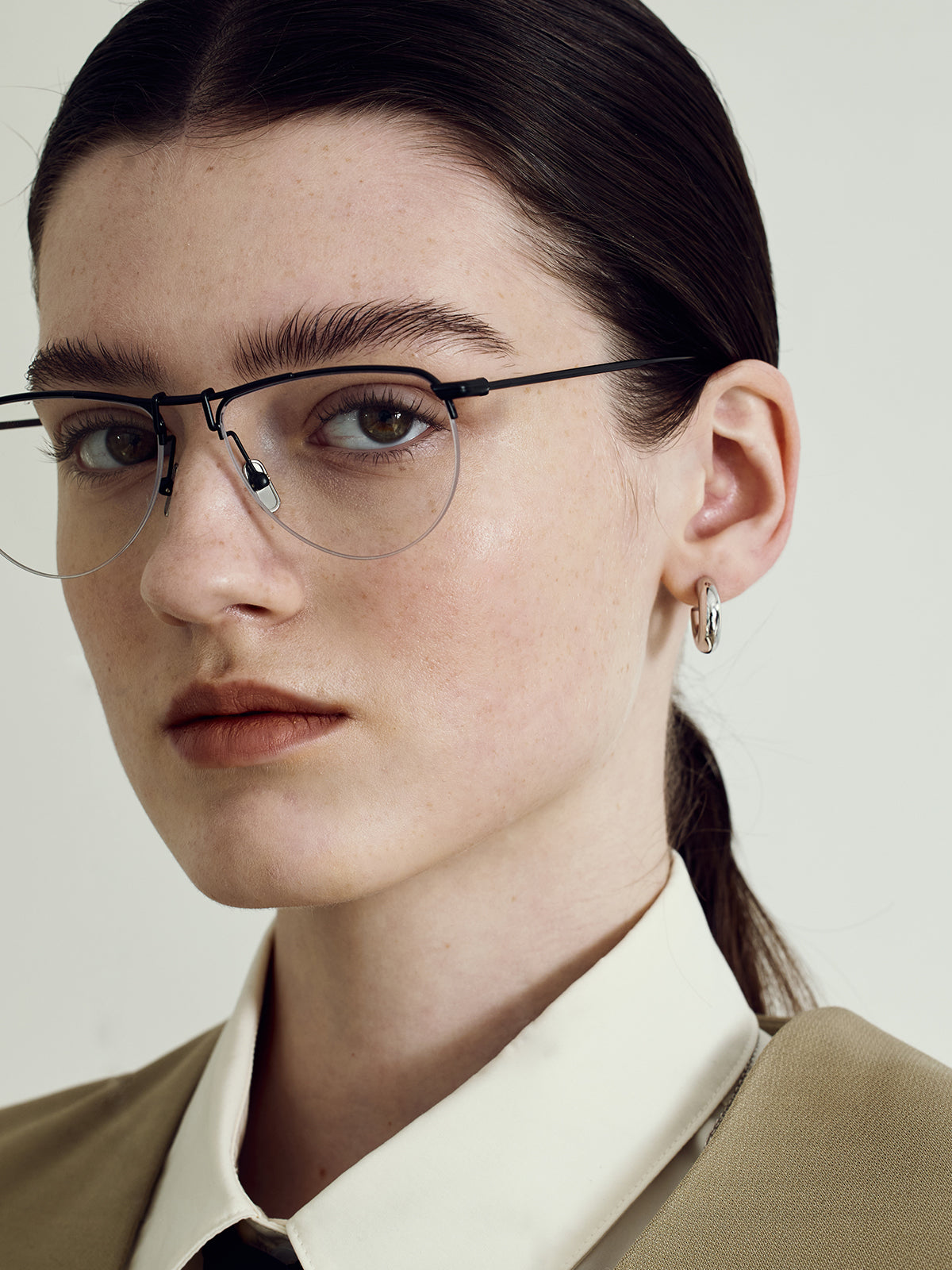 upload_20251030_SS24SEC037WGSSSMT_001_플레인훕스 스몰 실버 1.jpg