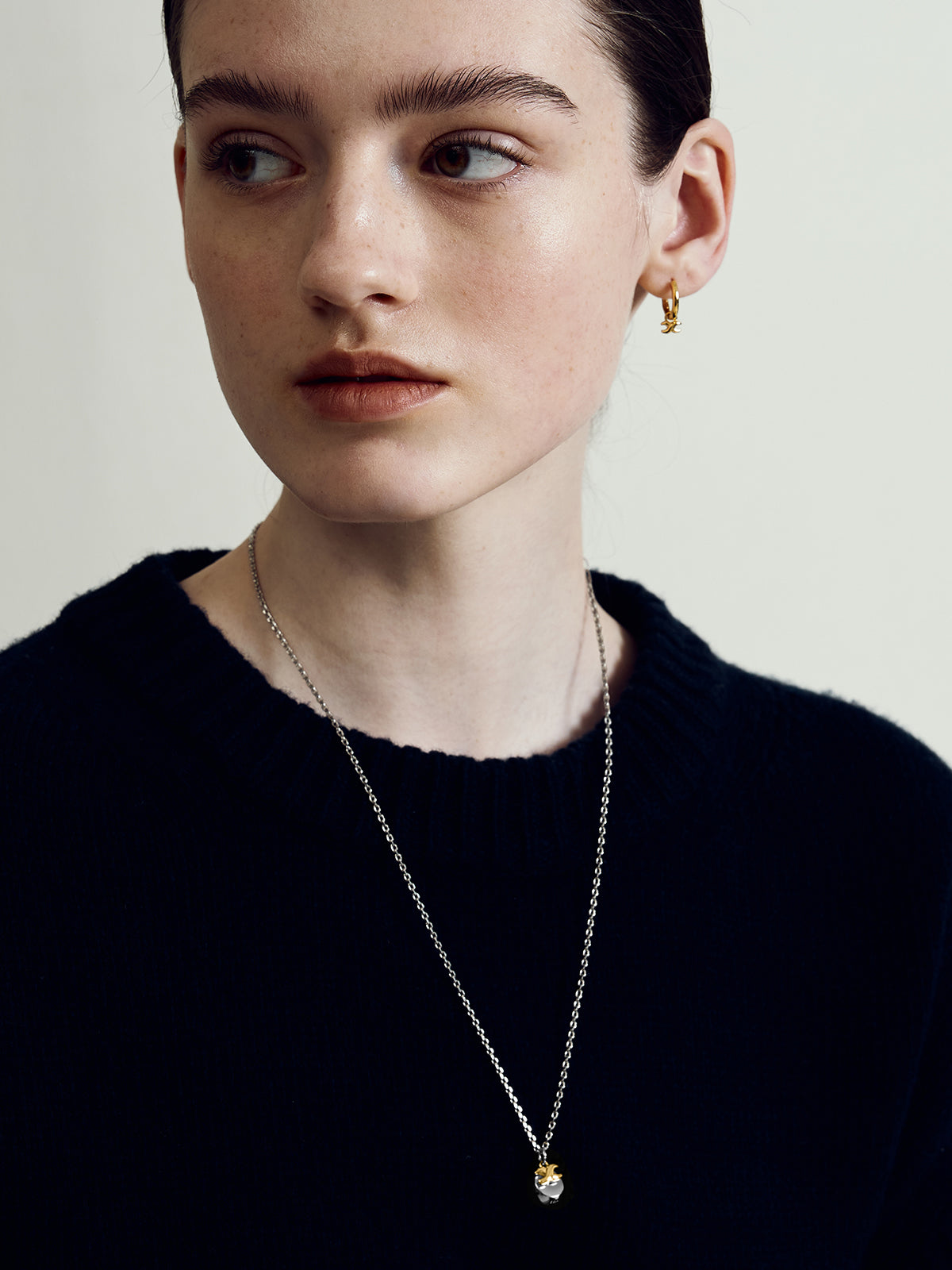 upload_20251030_SS24SNC041WGFFFMT_001_2팬던트볼 실버 1.jpg