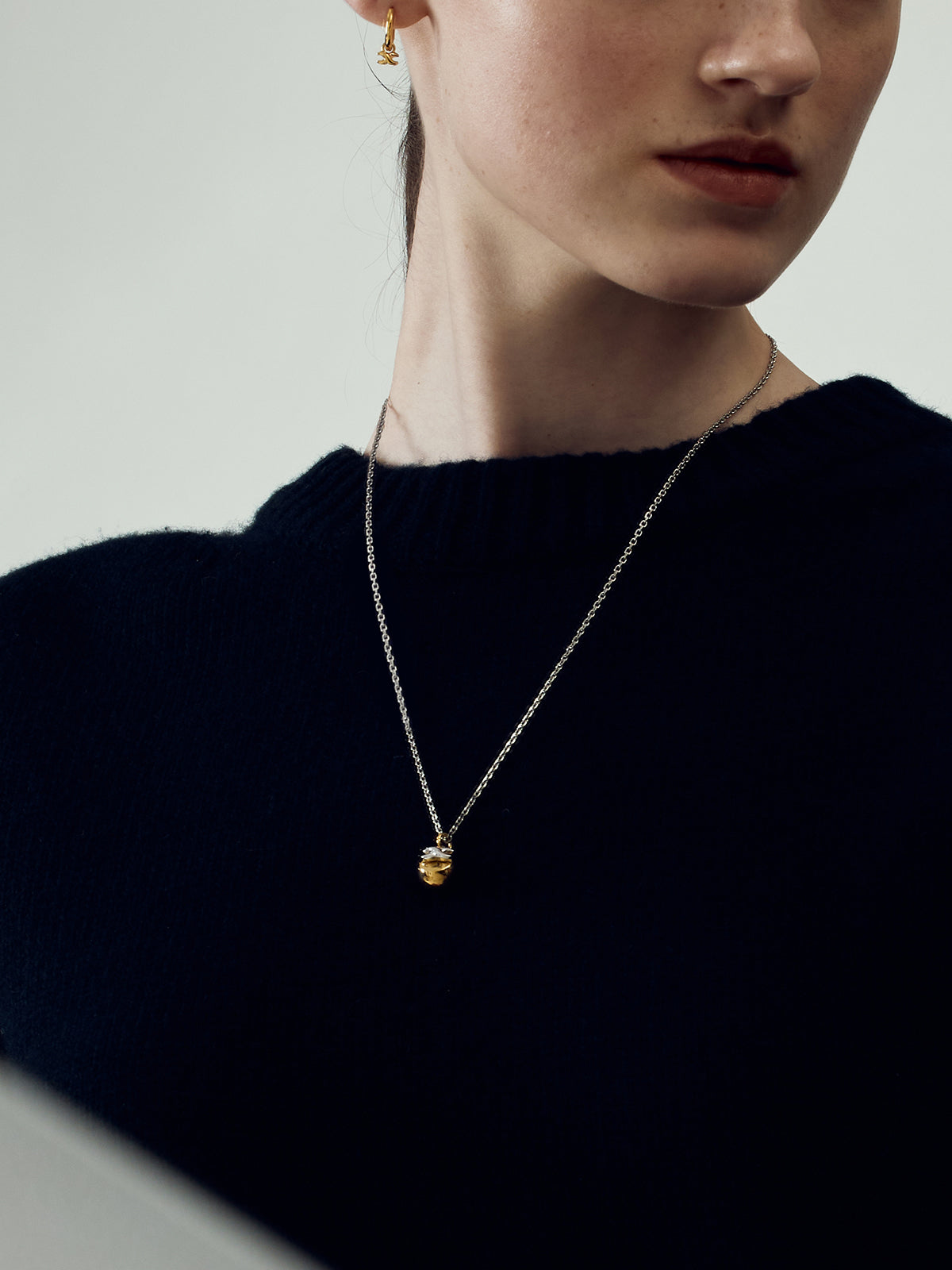 upload_20251030_SS24SNC041YGFFFMT_001_2팬던트볼 골드 2.jpg