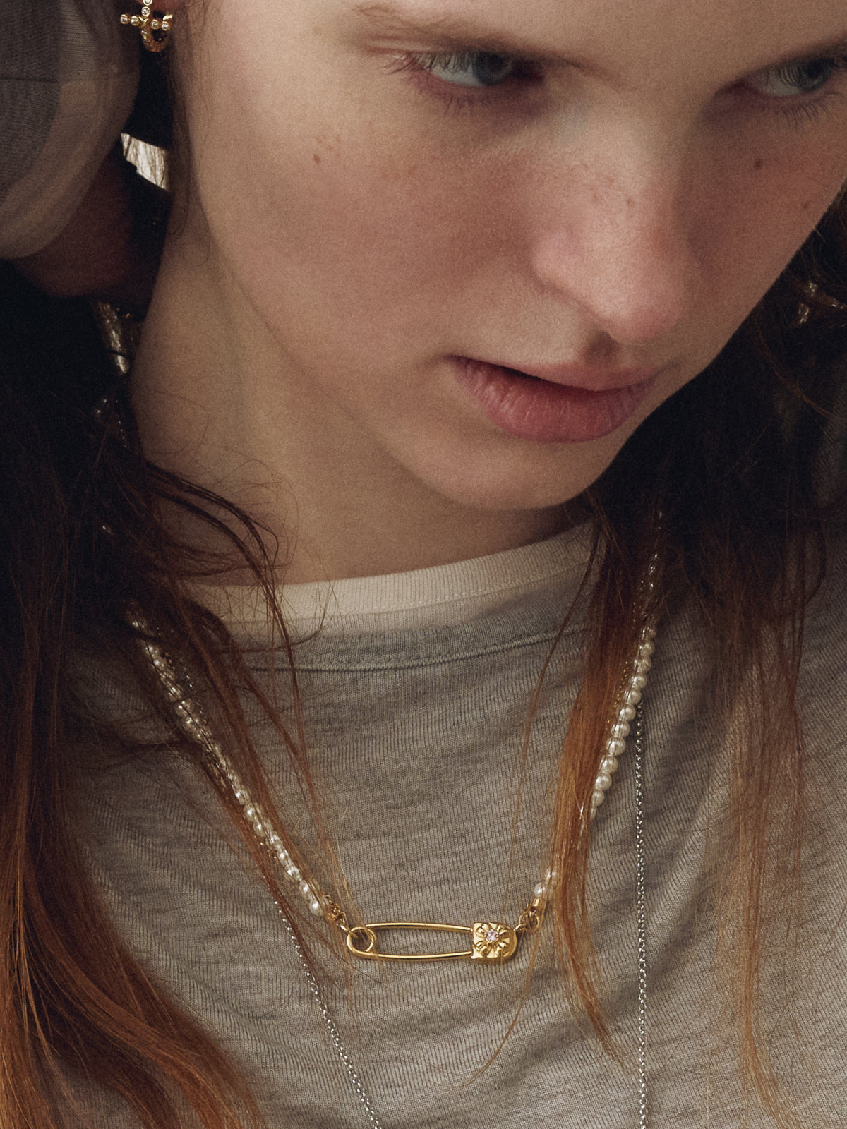 upload_20260426_26SNSF02YBFF_001_SAFETY PIN PEARL CHOKER_2.jpg